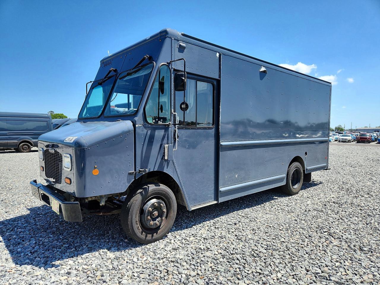 2020 Freightliner MT45G Chassis Delivery Truck