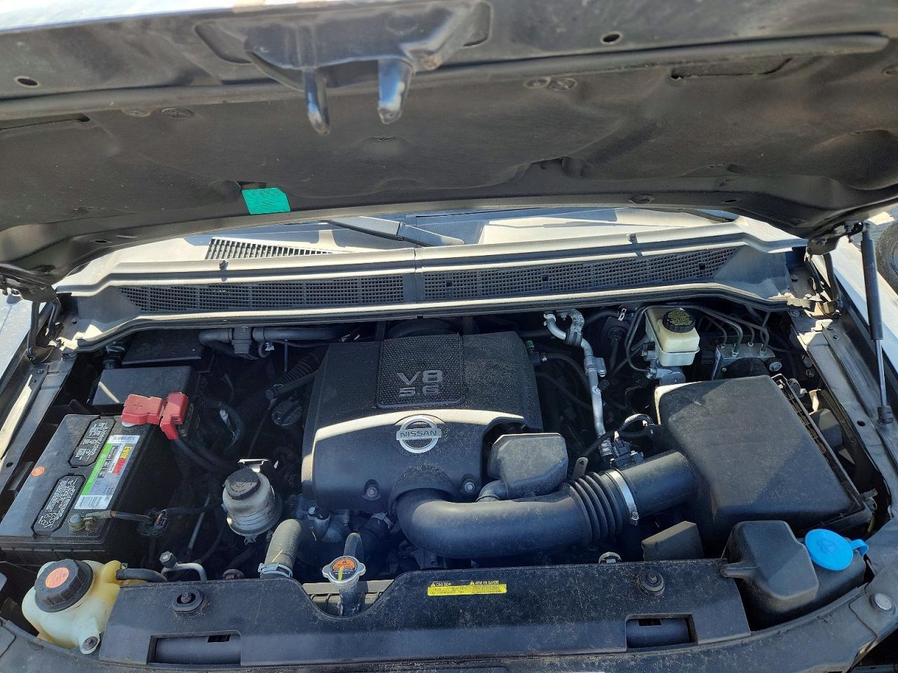 2015 Nissan Titan SV