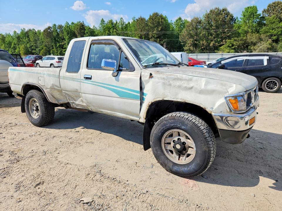 1995 Toyota Pickup SR5
