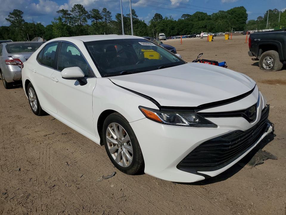 2018 Toyota Camry le