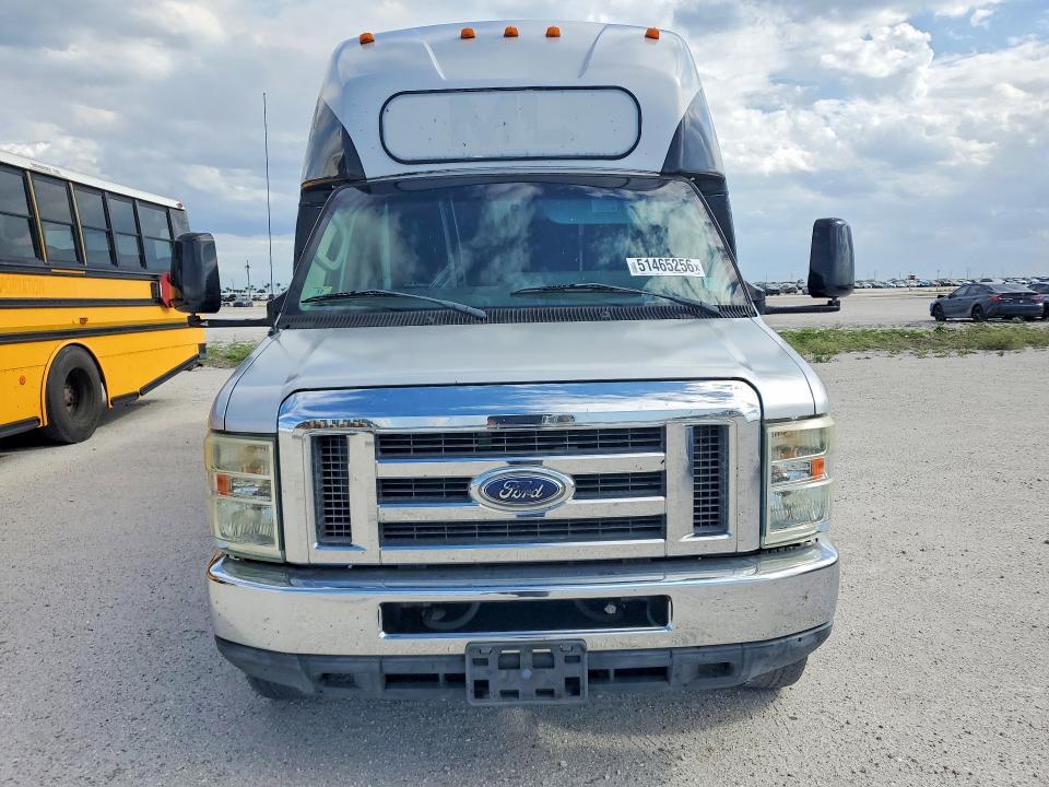 2011 Ford E450 Shuttle Bus