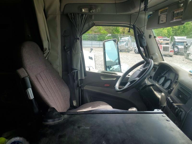 2018 Peterbilt 579 Semi Truck