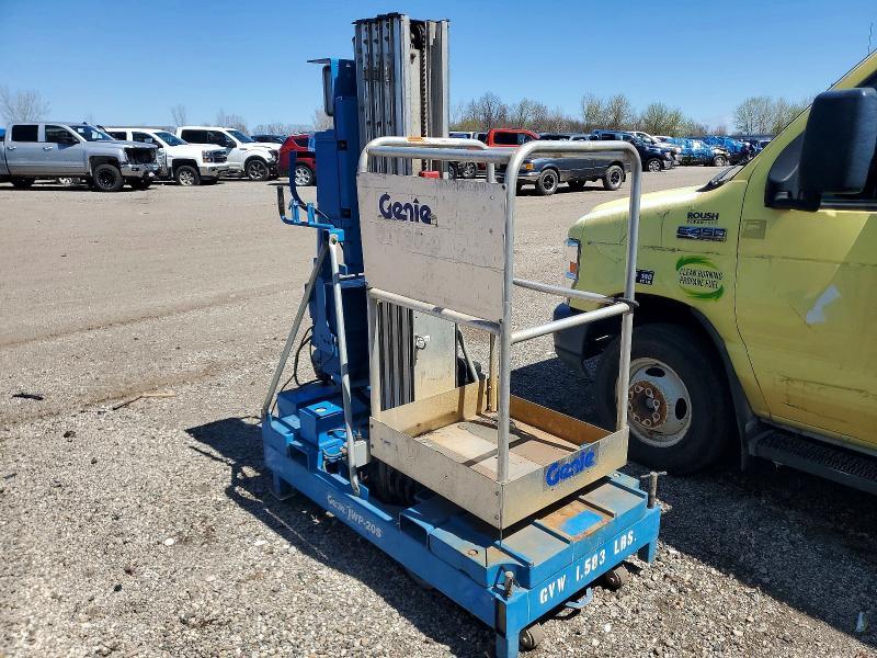 2003 Miscellaneous Equipment Genie