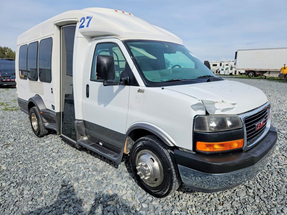 2005 Tilhulp 2005 GMC Savana Shuttle Bus