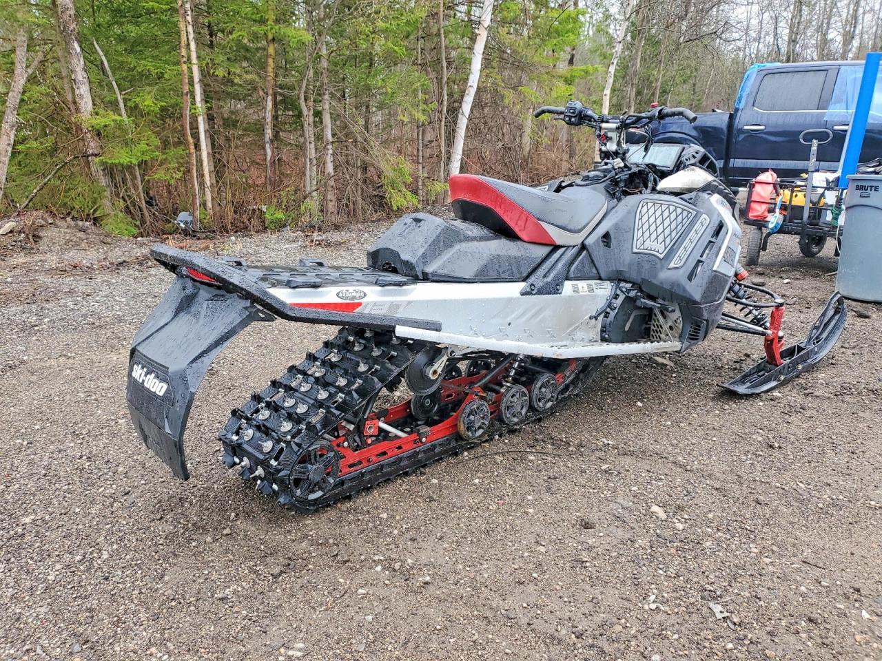 2024 Skidoo Renegade