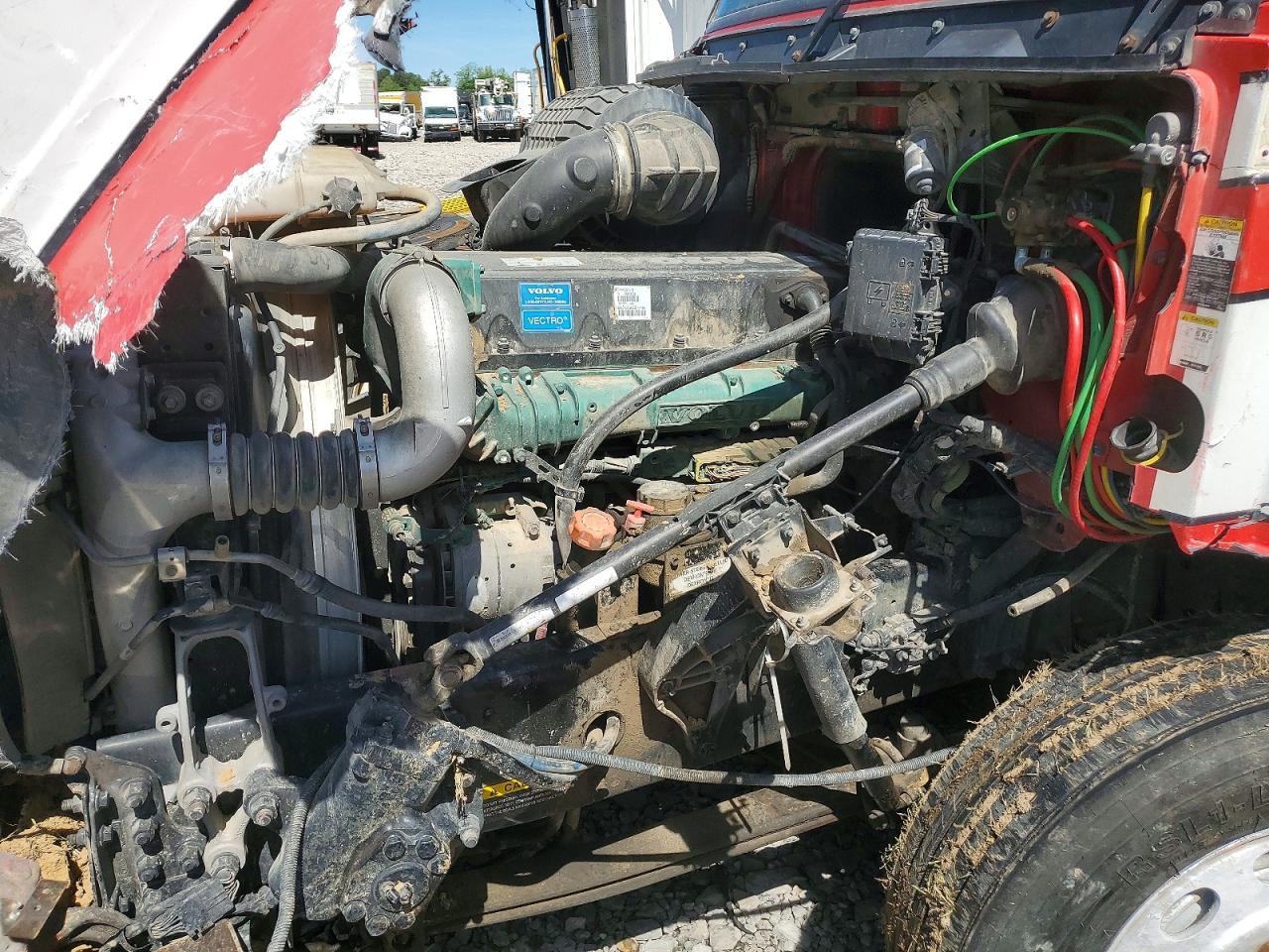 2012 Volv O VNL Semi Truck