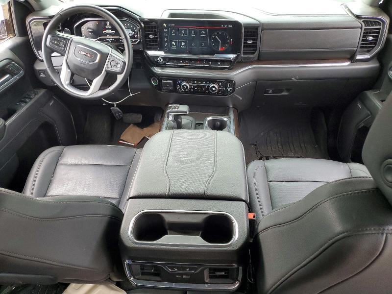 2023 GMC Sierra K1500 SLT