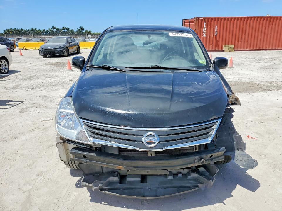 2010 Nissan Versa 1.8 s
