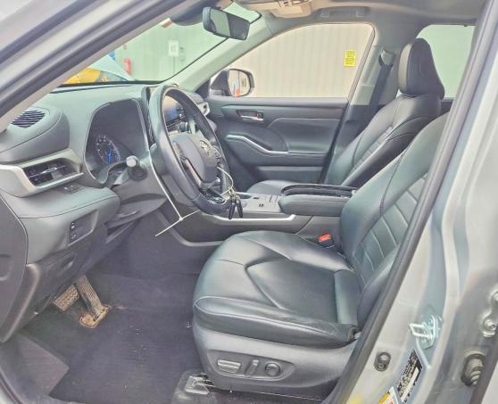 2021 Toyota Highlander Hybrid xle
