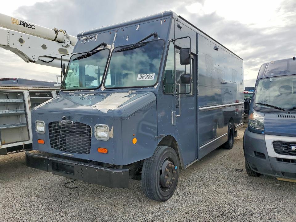 2020 Freightliner MT45G Chassis Delivery Truck