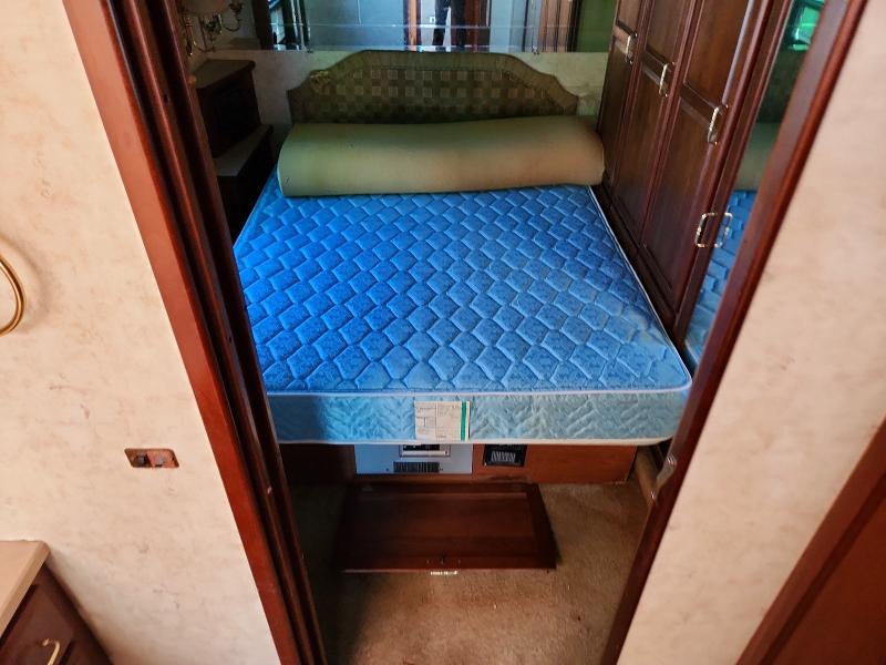 2001 Winnebago Motorhome