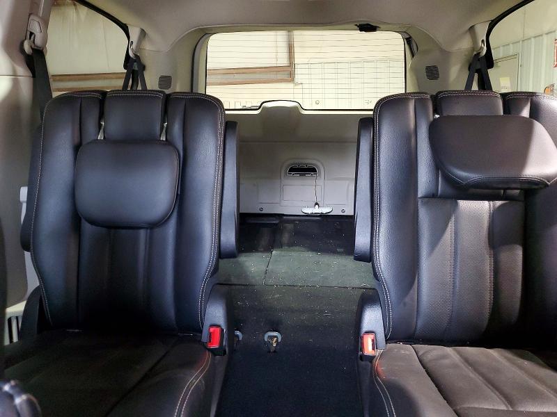 2012 Chrysler Town & Country Touring