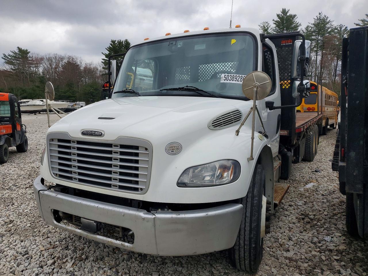 2020 Freightliner Business Class M2 Flatbed Truck