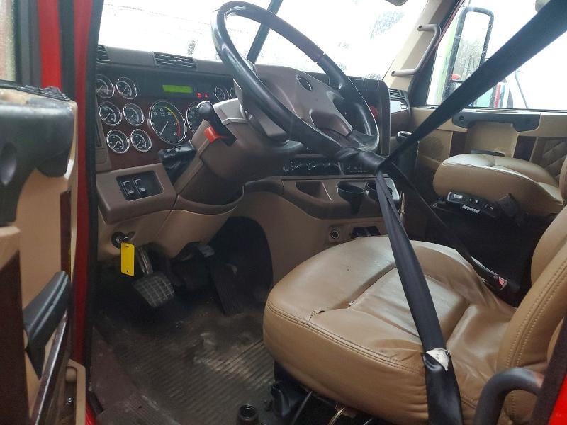 2018 Freightliner Convention-Semi Truck