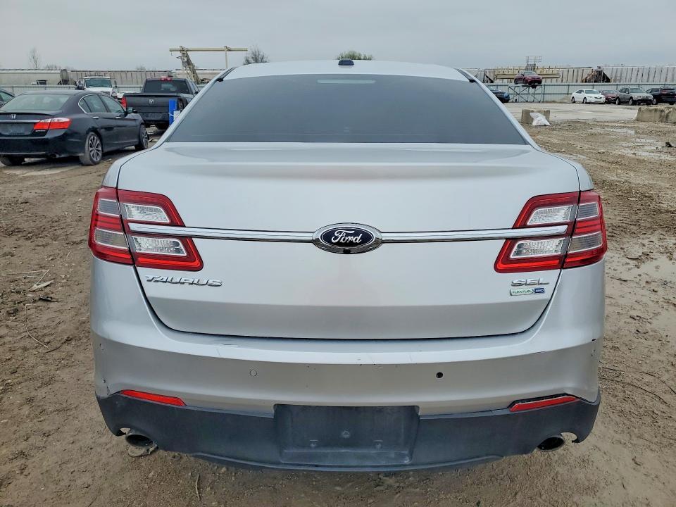 2016 Ford Taurus sel