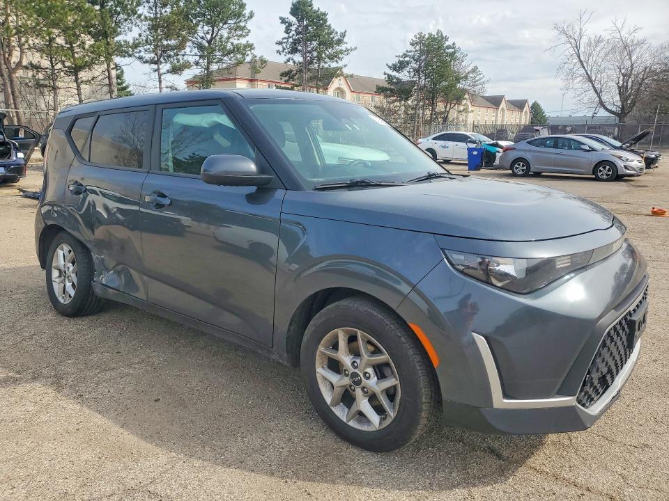 2023 KIA Soul lx