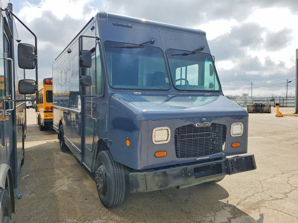 2020 Freightliner MT45G Chassis Delivery Truck