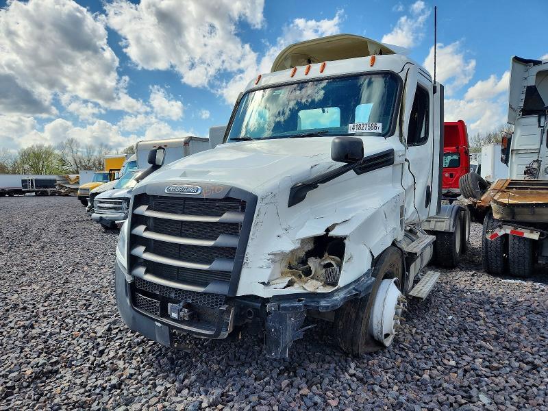 2022 Freightliner Cascadia 126 Semi Truck