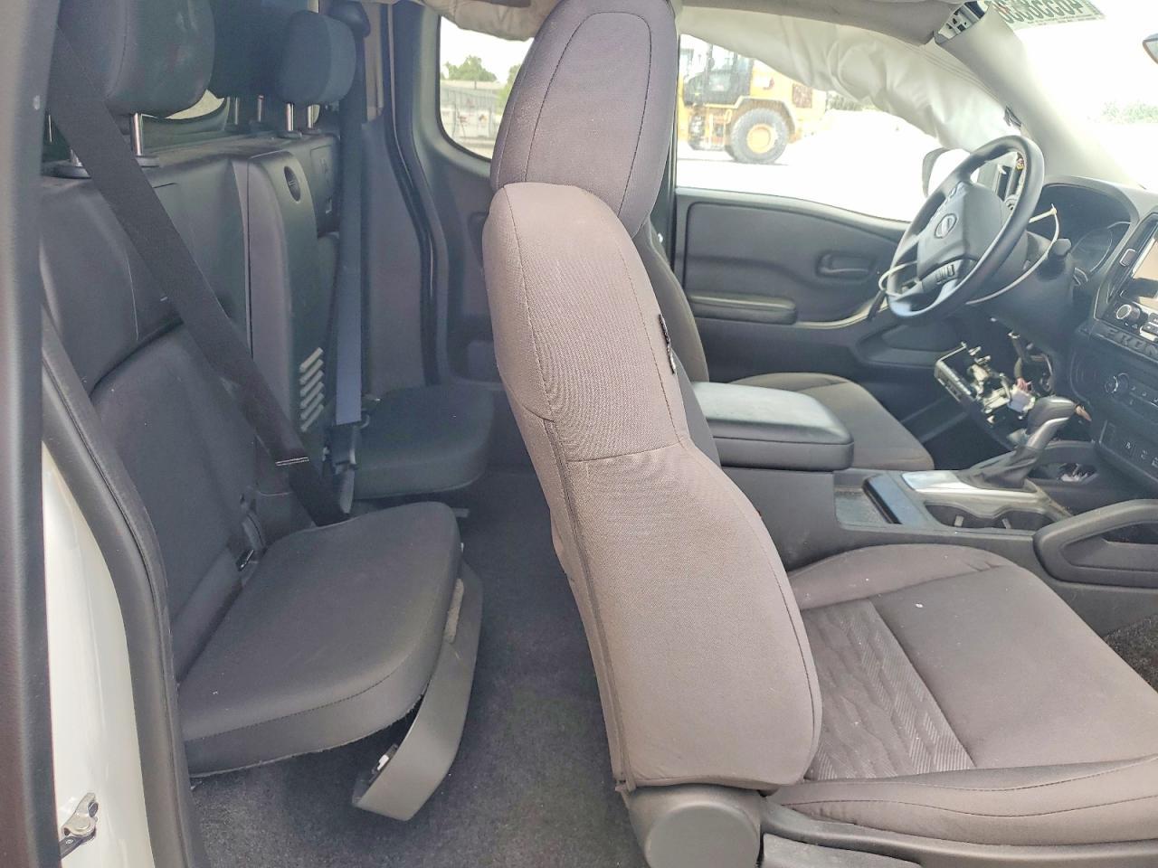 2025 Nissan Frontier S