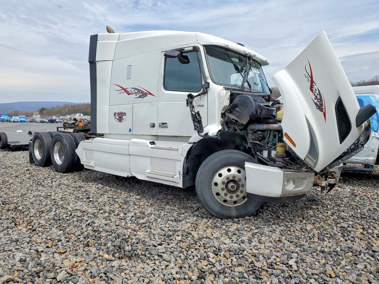 2020 Volvo VNR Semi Truck