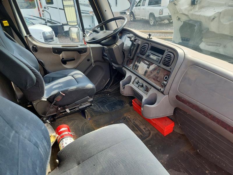 2014 Freigliner 2014 Freightliner Business Class M2 Flatbed Truck