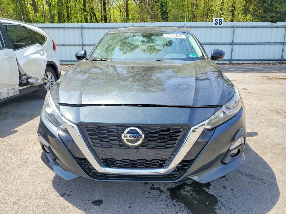 2021 Nissan Altima sv