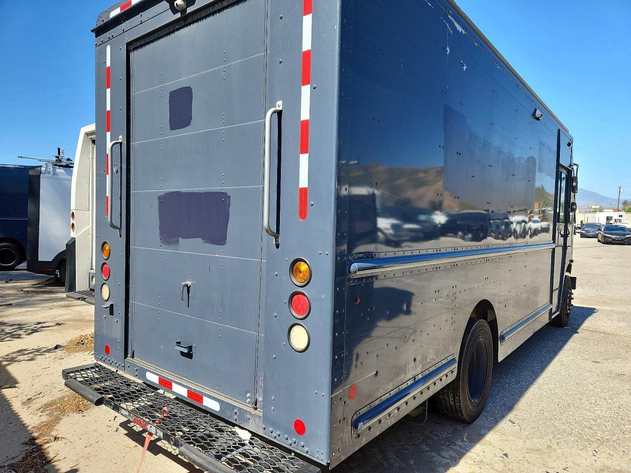 2020 Freightliner Chassis M Line WALK-IN Van