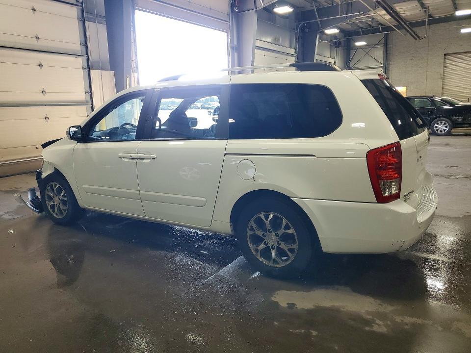 2014 KIA Sedona lx