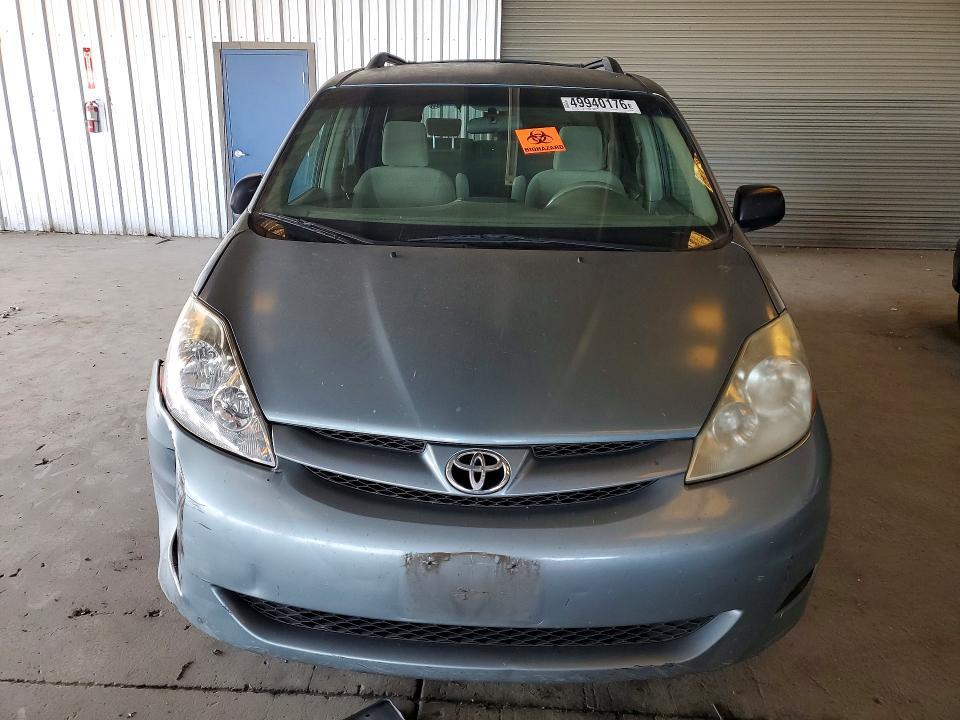 2009 Toyota Sienna le 8-passenger