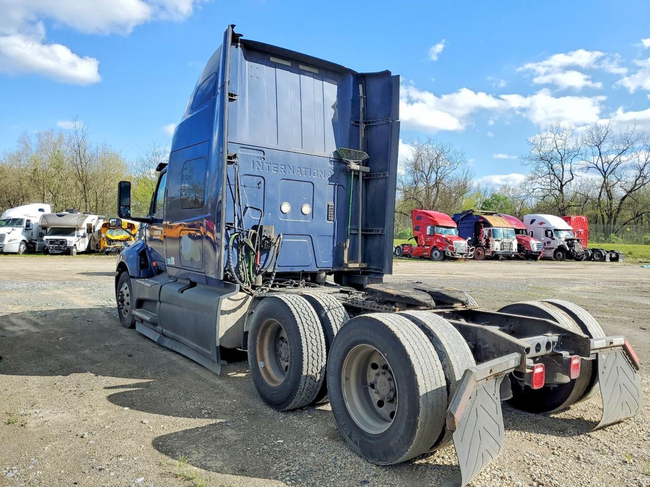 2020 International LT625