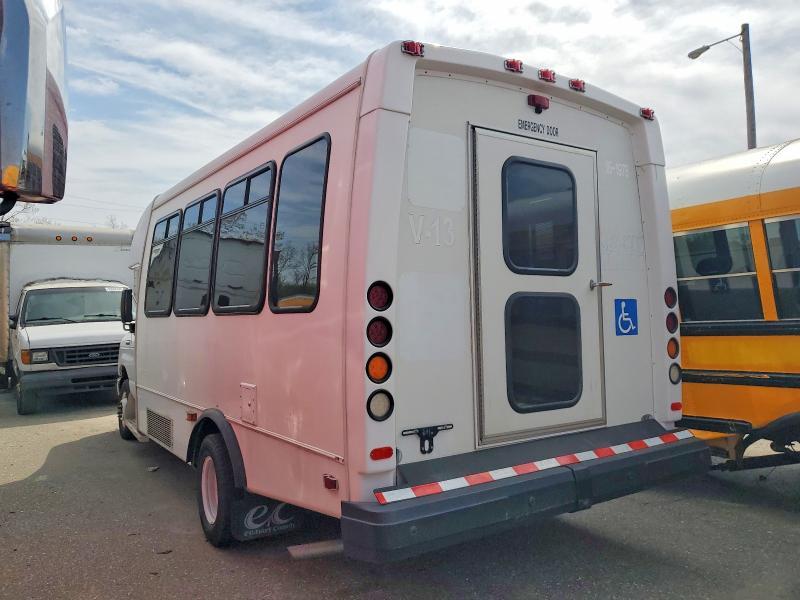 2018 Ford Econoline E450 Super Duty Cutaway Van