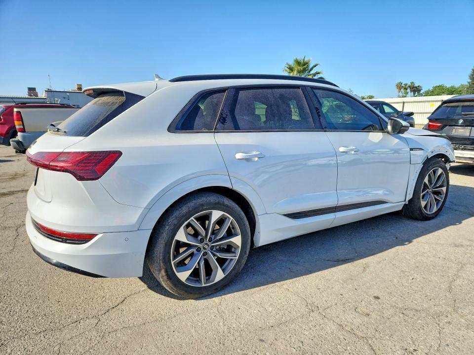 2021 Audi E-tron Premium Plus