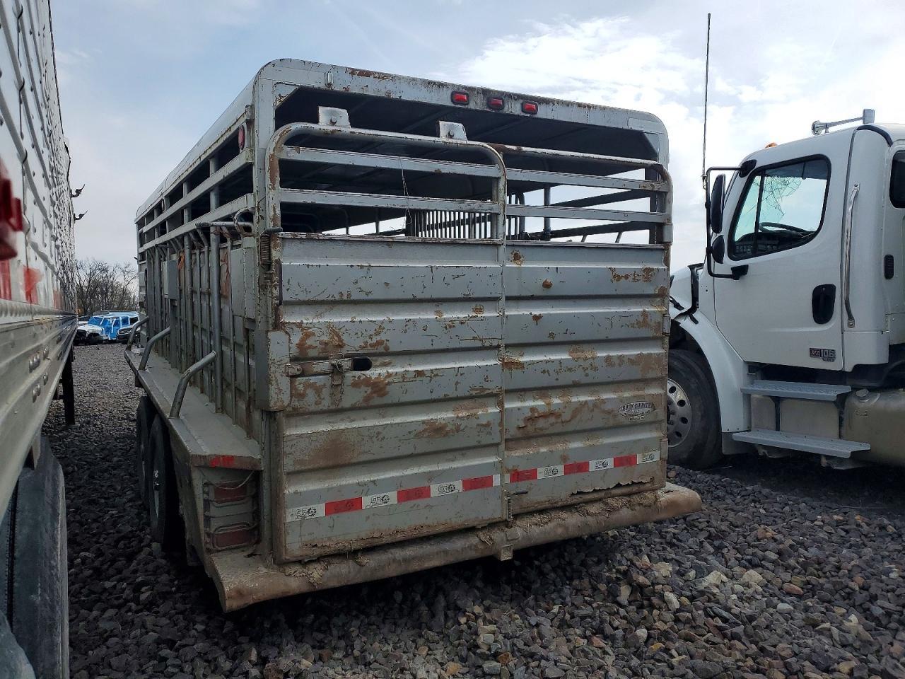 2017 Grupo STH6820W14LNRCS Livestock Trailer