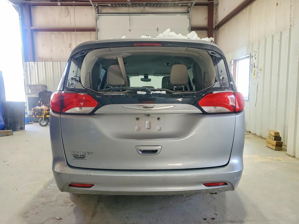 2021 Chrysler Voyager lxi