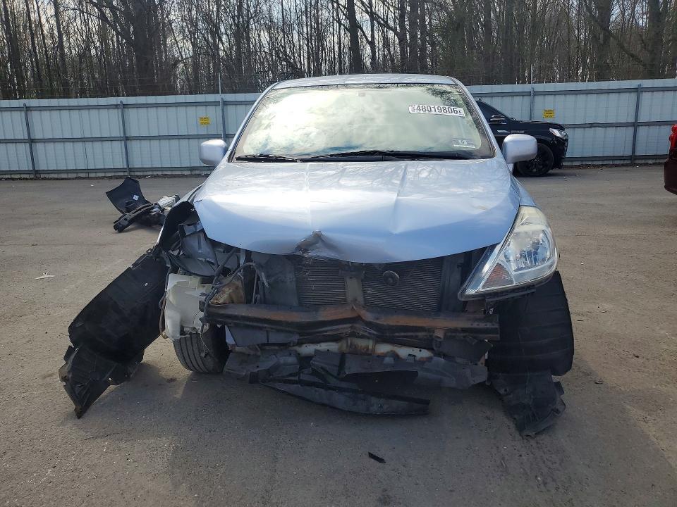 2010 Nissan Versa 1.8 s