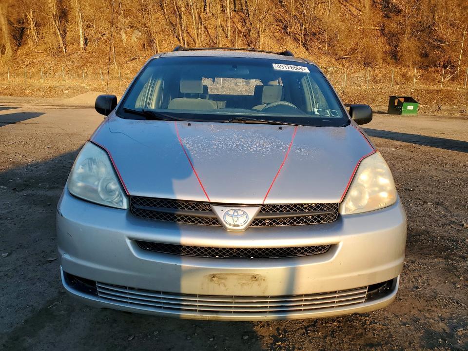 2004 Toyota Sienna le 7 Passenger