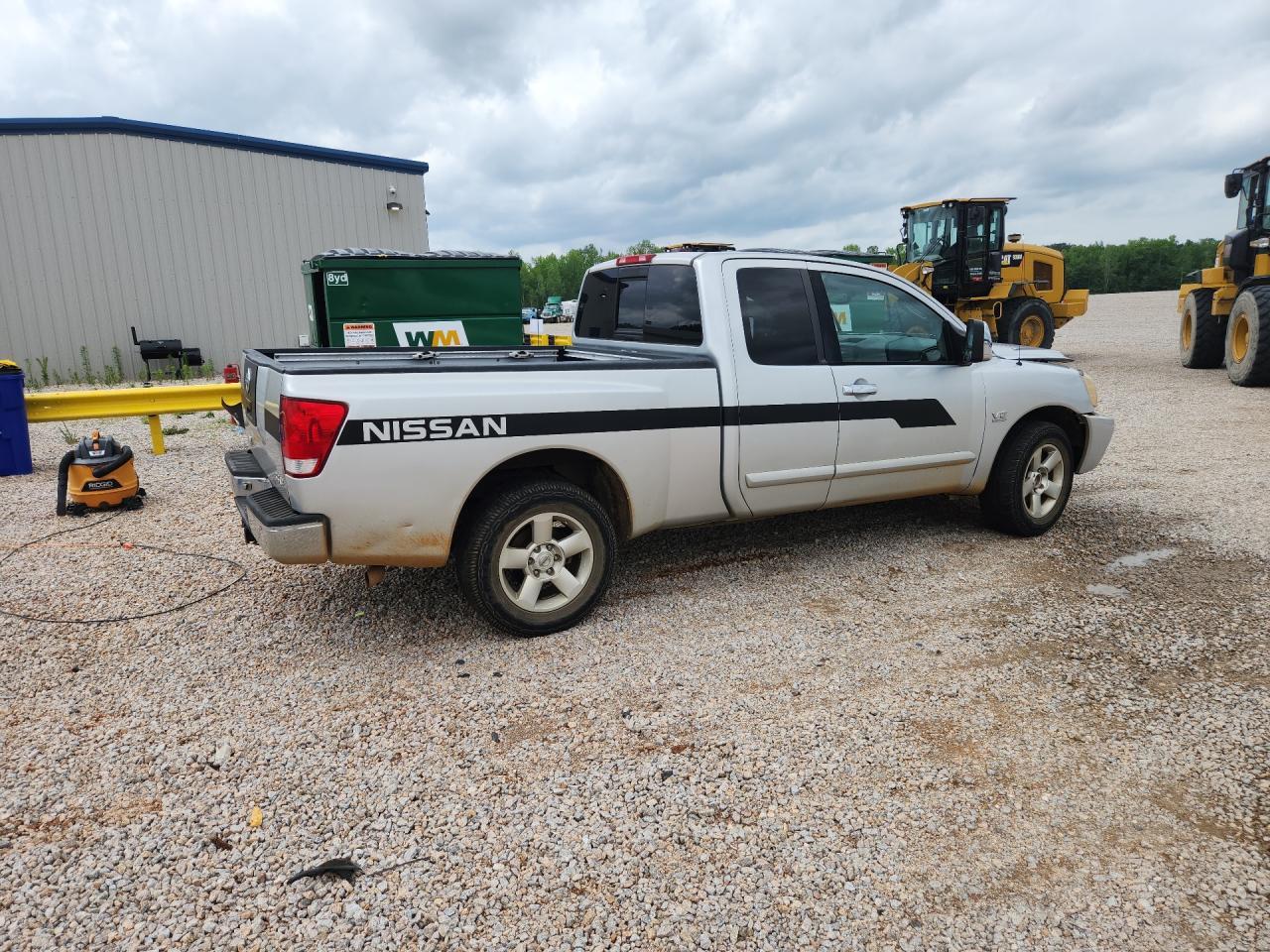 2004 Nissan Titan XE