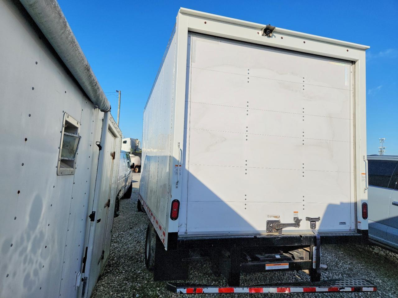 2025 GMC Savana BOX Truck