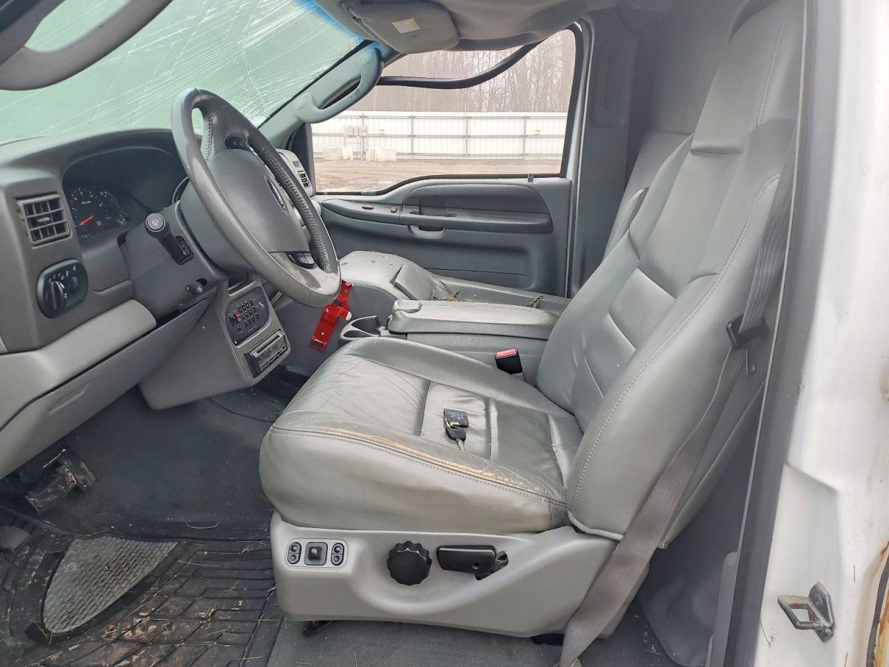2004 Ford Excursion XLT