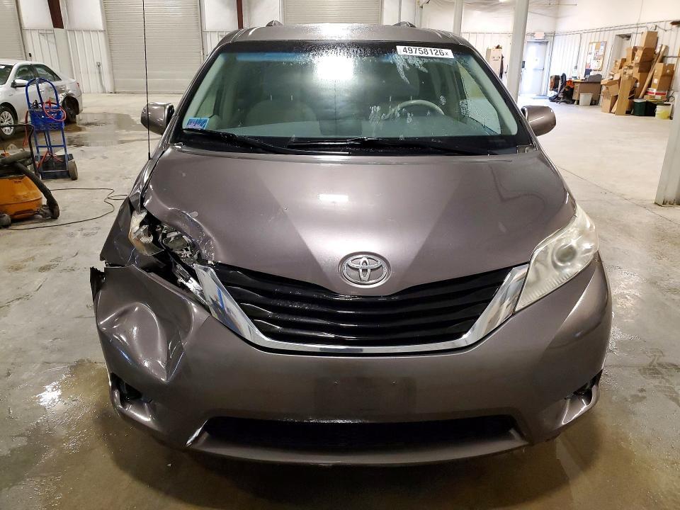 2012 Toyota Sienna le