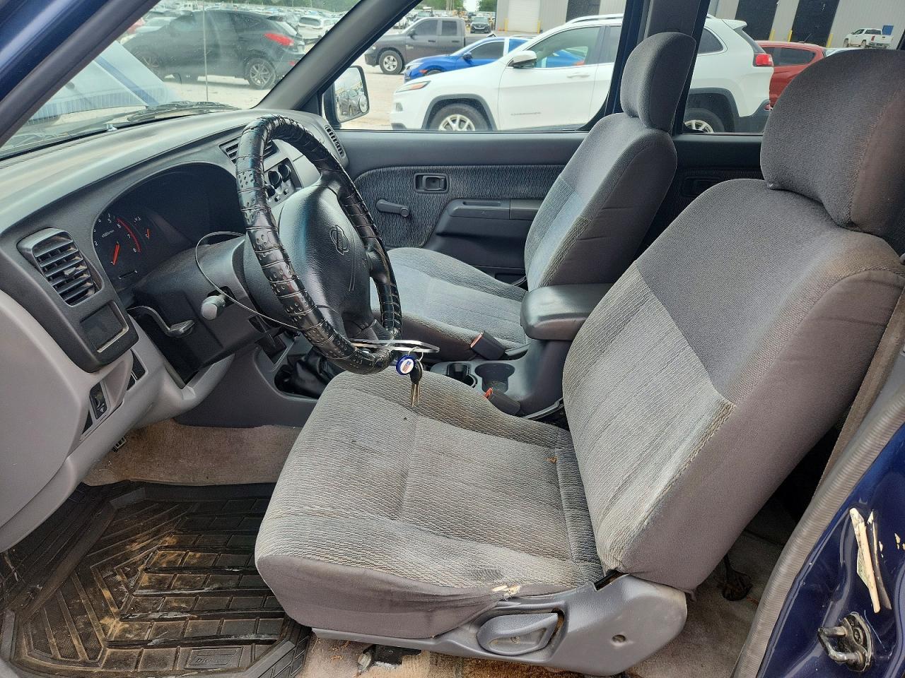 2000 Nissan Frontier XE