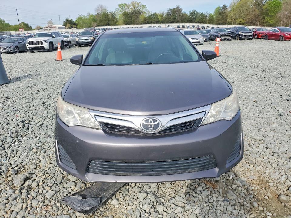 2014 Toyota Camry le
