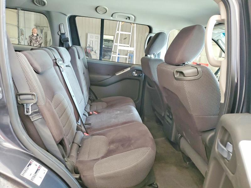 2011 Nissan Pathfinder s