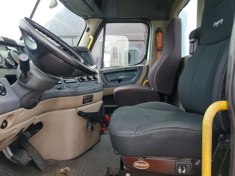 2018 Freigliner 2018 Freightliner Cascadia 113 Semi Truck