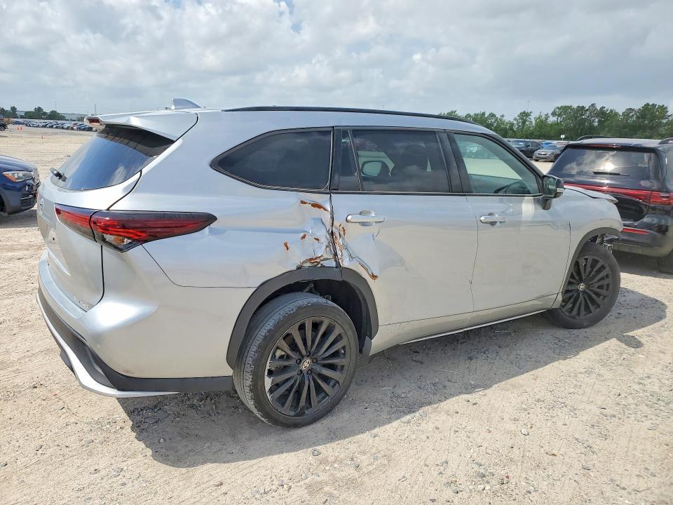 2025 Toyota Highlander xse
