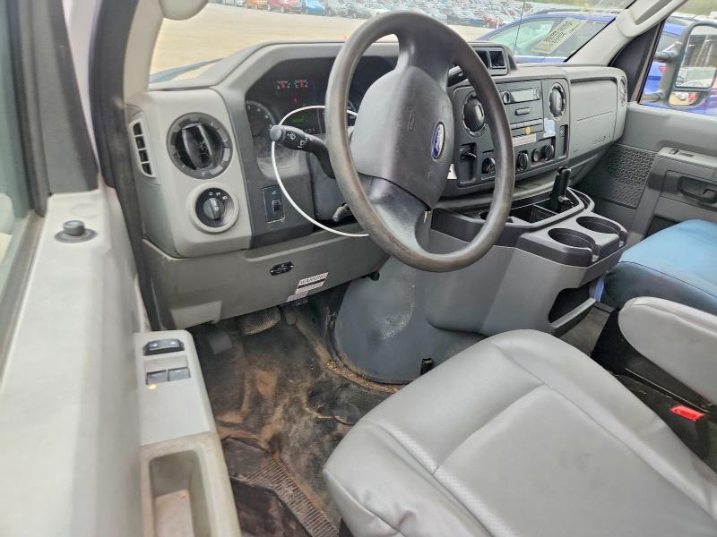 2018 Ford Econoline E450 Super Duty Cutaway Van