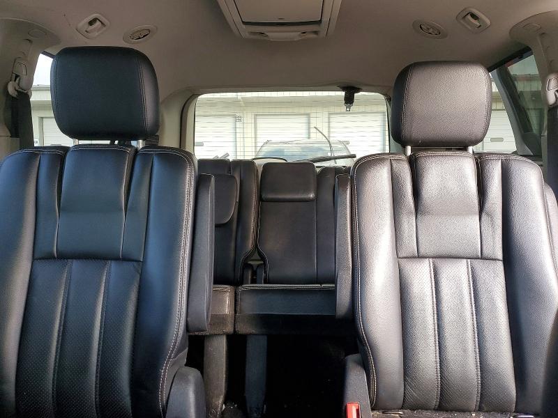 2011 Chrysler Town & Country Touring l