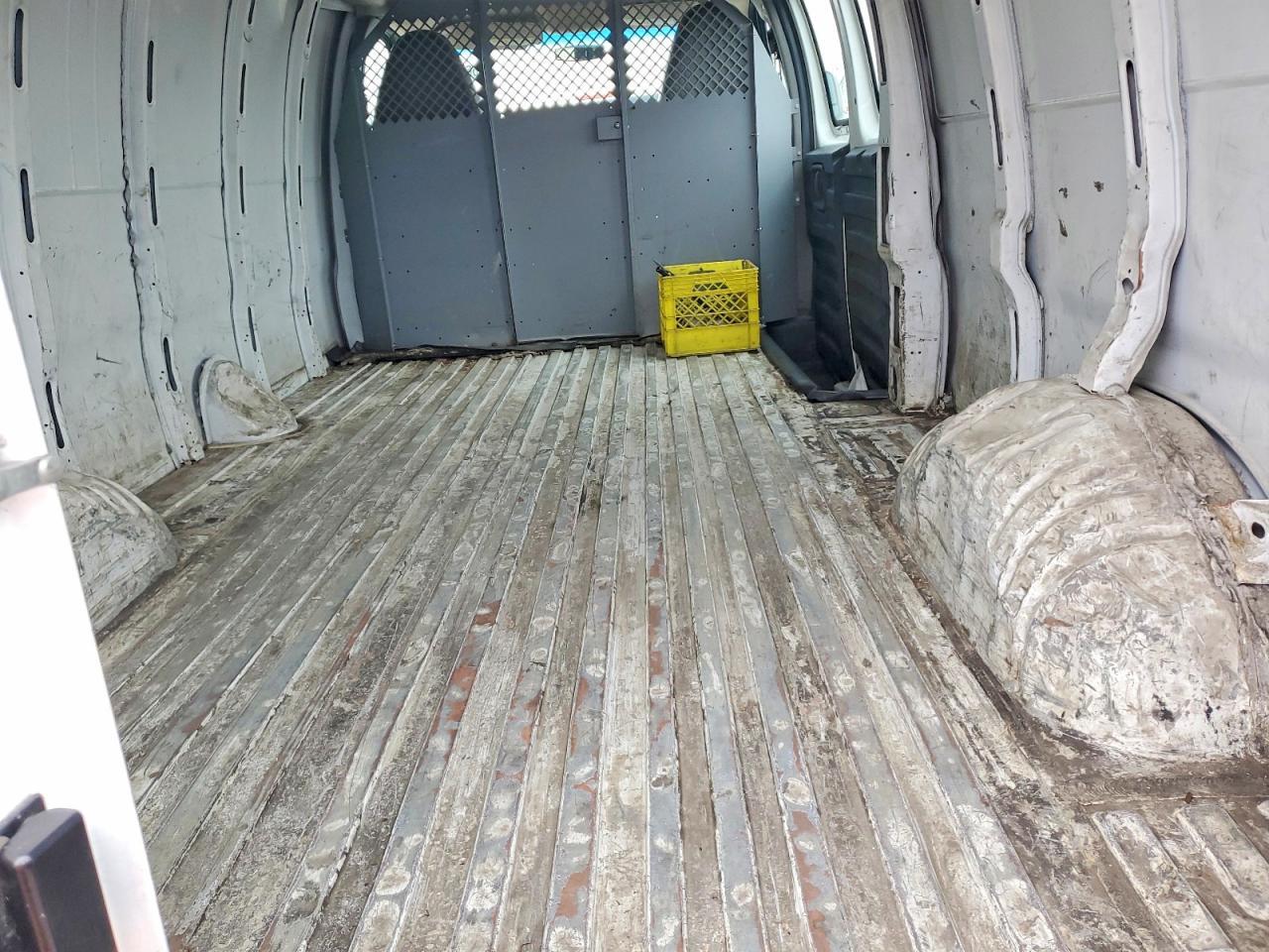 2013 GMC Savana 2500 Cargo Delivery Van