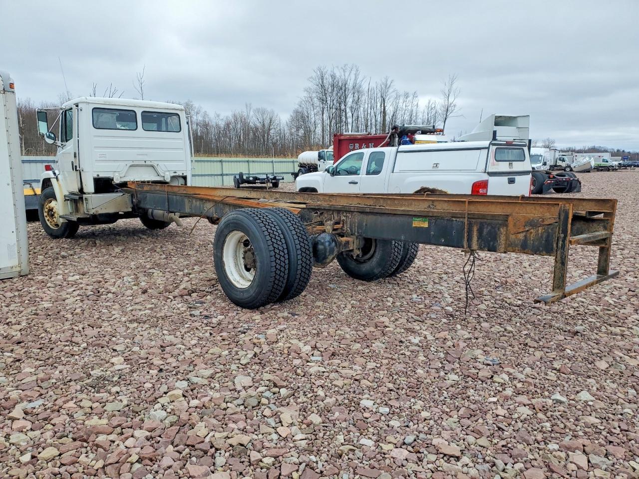 1999 Freightliner Medium Conventional FL70