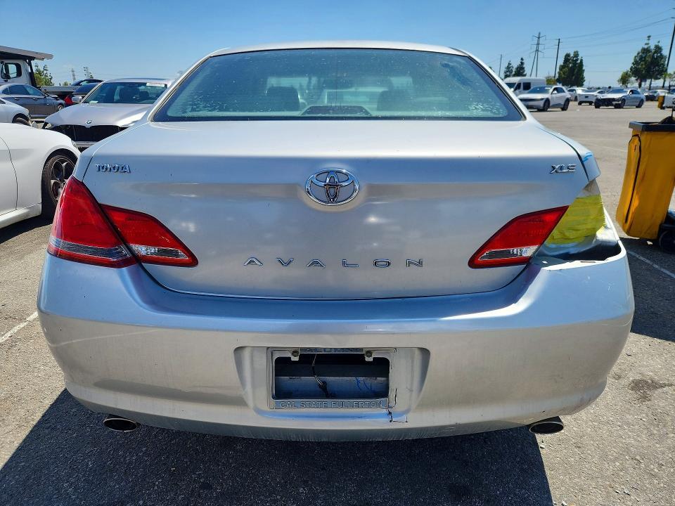 2006 Toyota Avalon xls